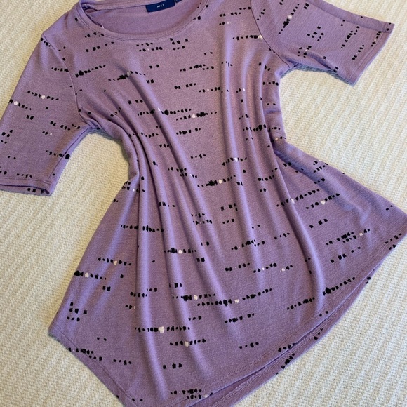 Asymmetrical Knit Tee in Lavender - Picture 5 of 14